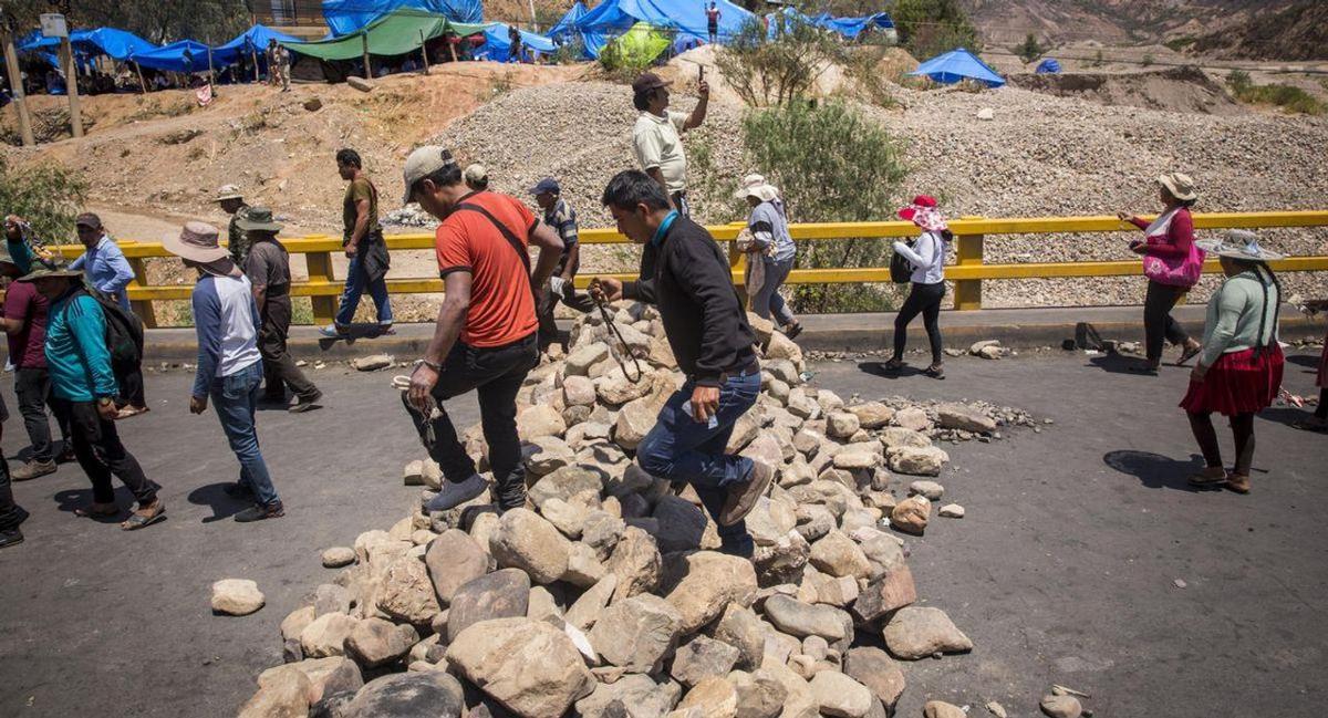 Exportadores bolivianos calculan pérdidas en el sector de casi US$ 1.000 millones por bloqueos.