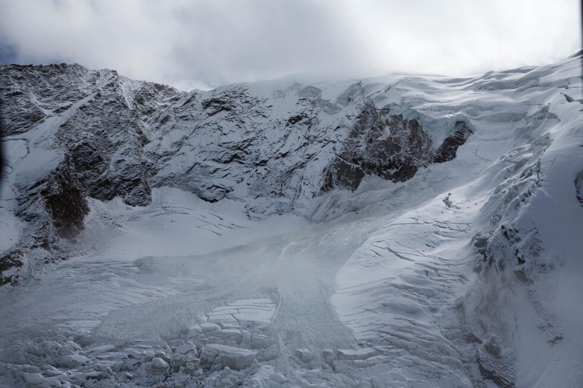 Aparecen dos excursionistas desaparecidos hace décadas en los Alpes suizos al derretirse glaciar