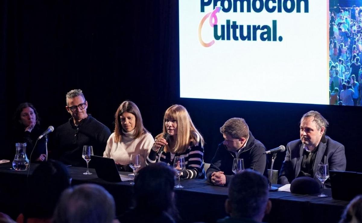 Susana Rueda, ministra de Cultura de Santa Fe durante la presentación.