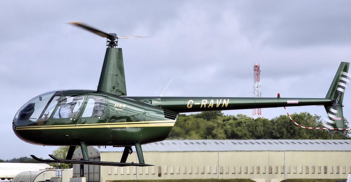Un helicóptero similar al de la imagen cayó en las afueras de Río de Janeiro.