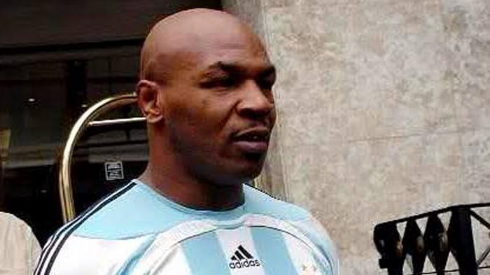 La foto de Mike Tyson con la camiseta argentina que explotó en redes