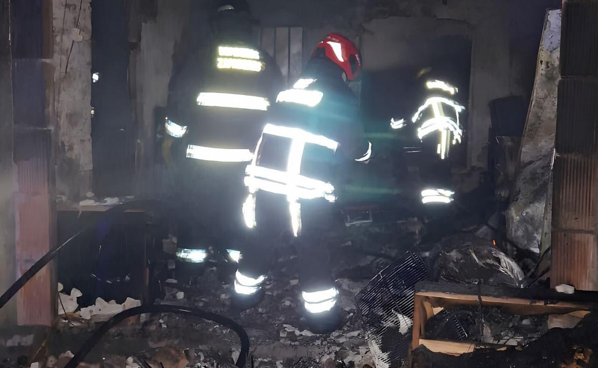 El fuego provocó importantes daños en el sector de cajas.