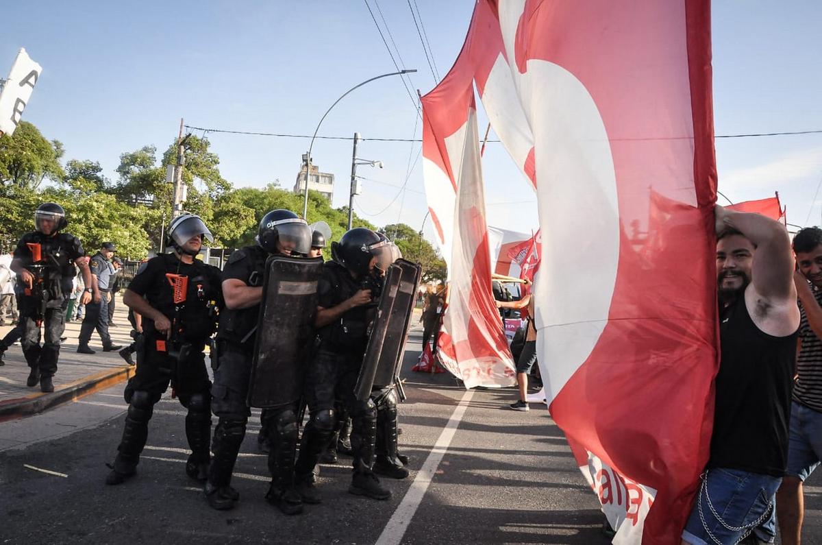 Incidentes en el Puente Centenario de Córdoba.