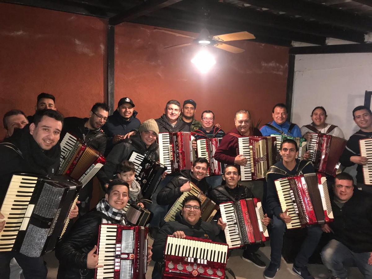 FOTO: La foto original, con los grandes acordeonistas del cuarteto