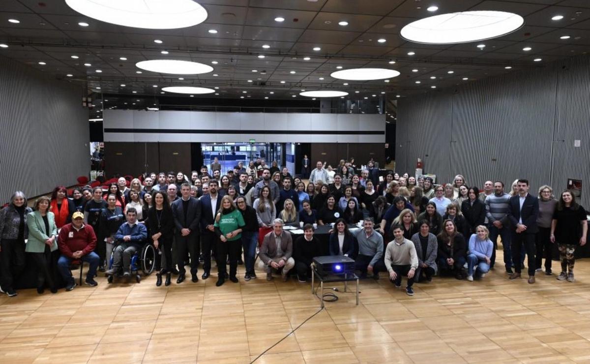 La Bolsa de Comercio llevó educación financiera a organizaciones sociales.