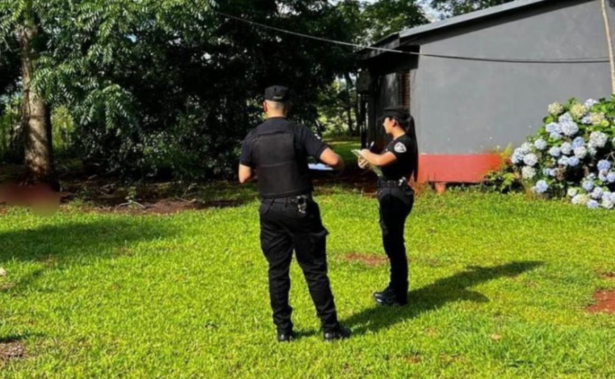 Policía Científica trabaja en el domicilio de la pareja (Foto: Misiones Online)