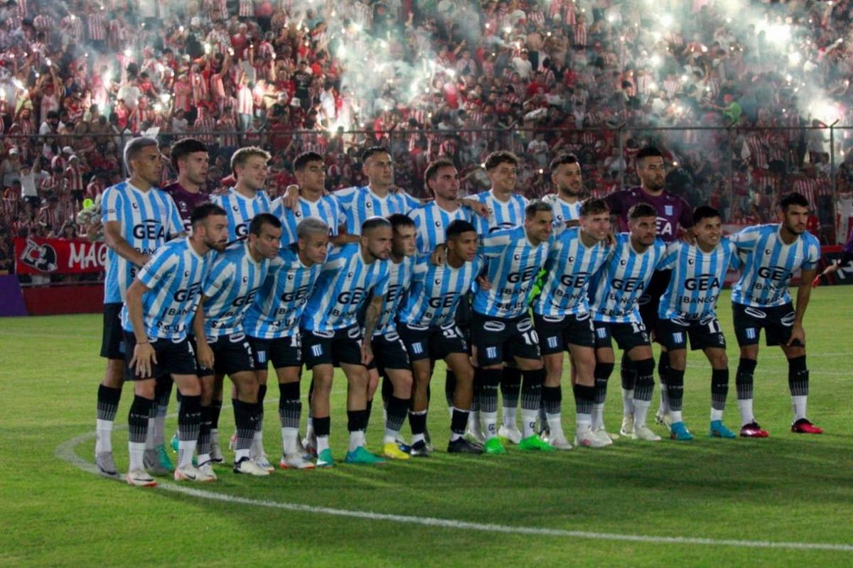 FOTO: El equipo académico en Tucumán. (Foto X de Racing)