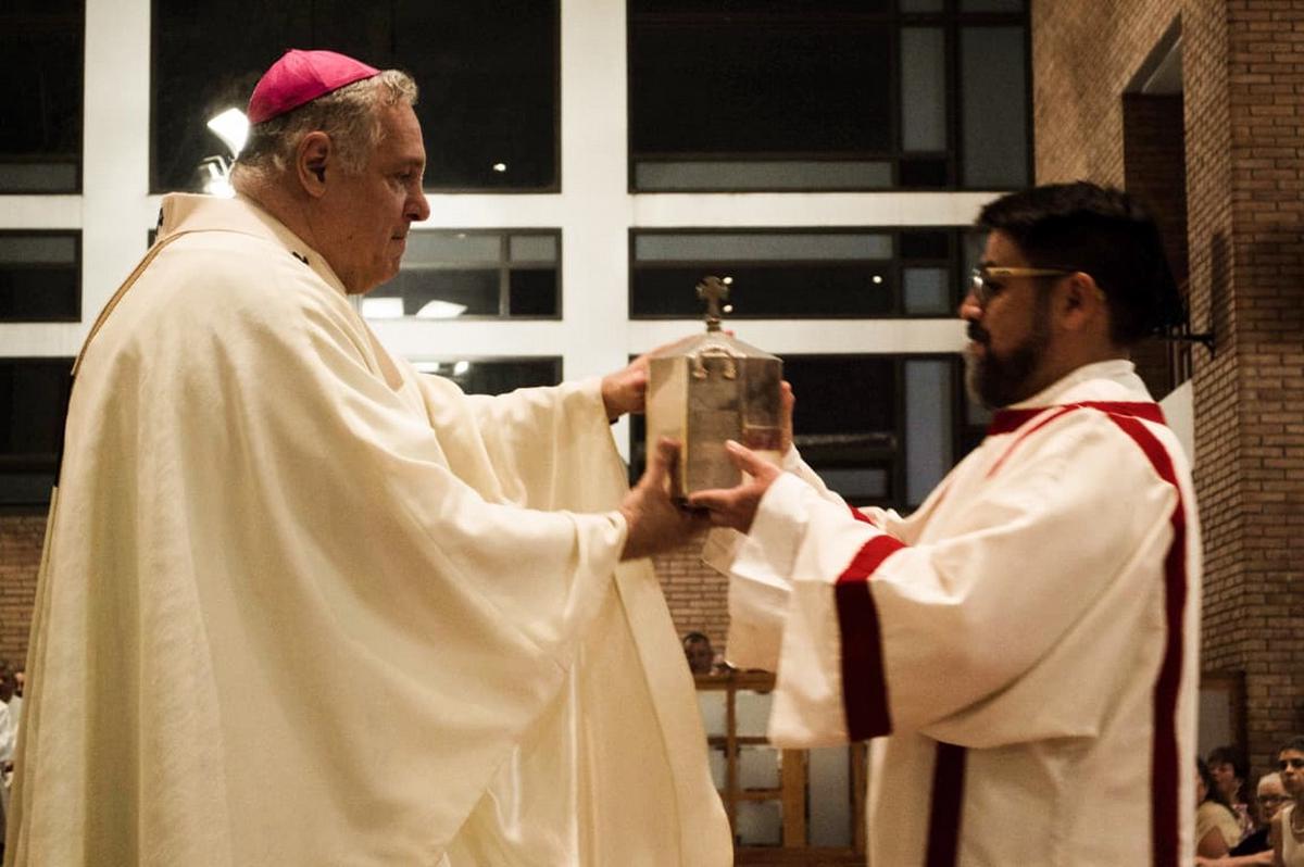 Via crucis actuado y antorchas en el Viernes Santo en Mendoza.