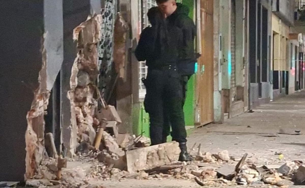 El vehículo se subió a la vereda y chocó contra una casa.
