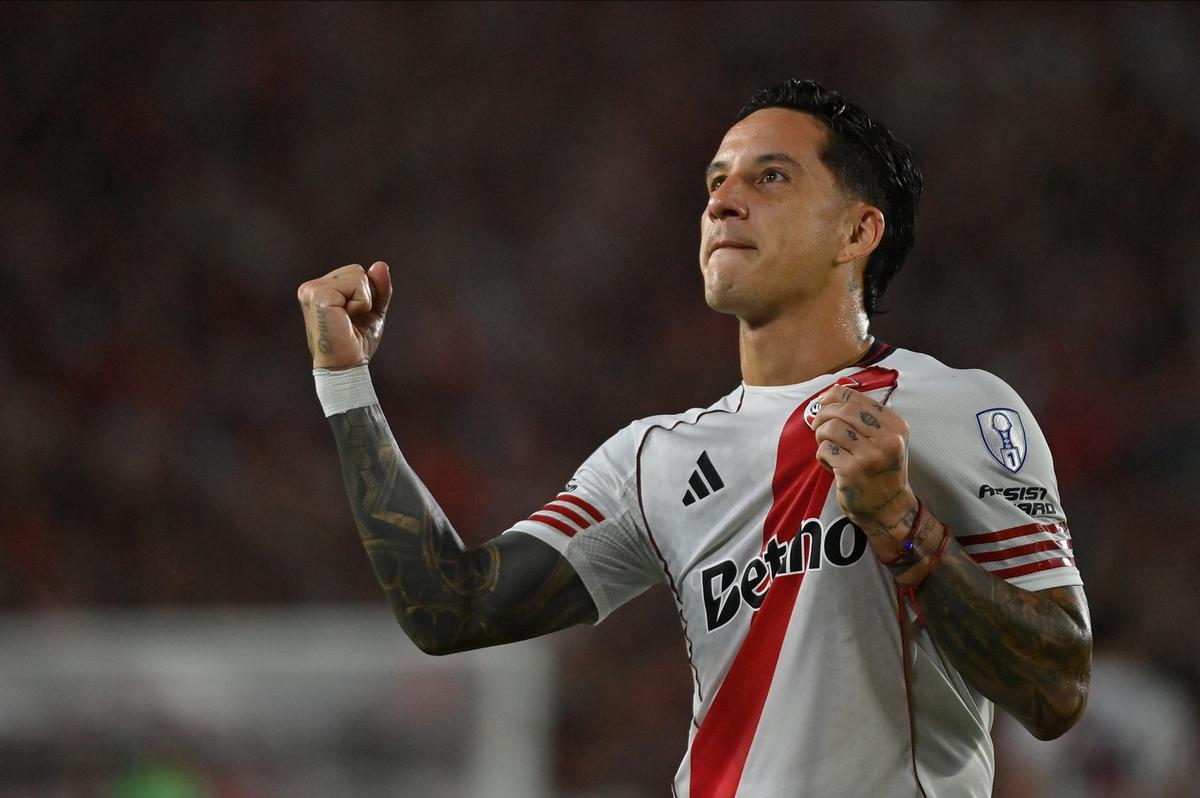 Sebastián Driussi festeja el tanto del triunfo.