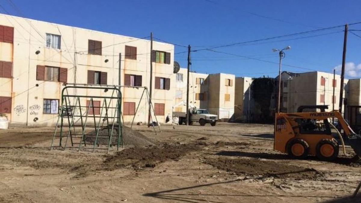 Cayó el cielorraso de un edificio en Comodoro Rivadavia y ocurrió algo inesperado