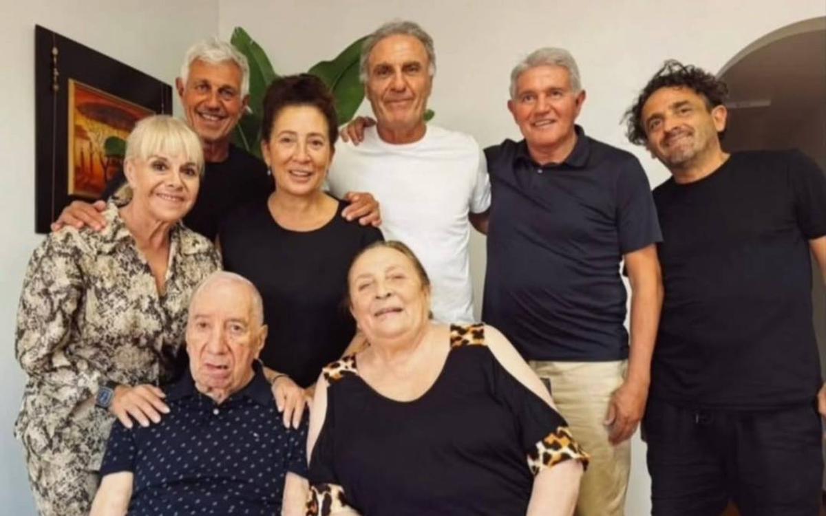 Bilardo celebró sus 88 rodeado de campeones del mundo y emotivos mensajes.