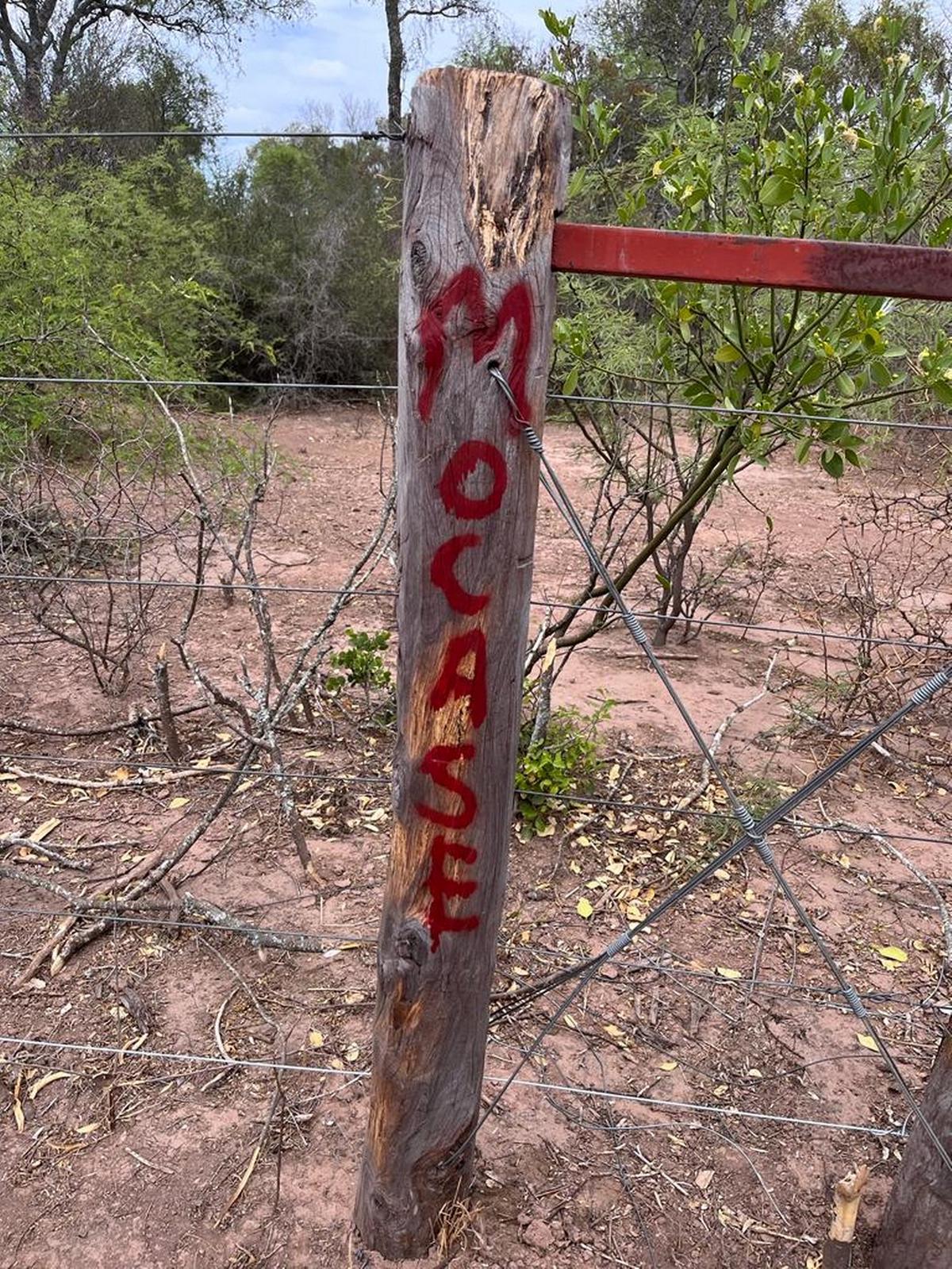 FOTO: Territorio "marcado". El abogado del propietario denuncia al movimiento campesino.