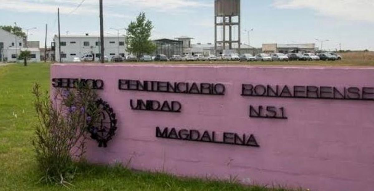 Allanan domicilios de agentes del SPB acusados de abusos en el penal de Magdalena