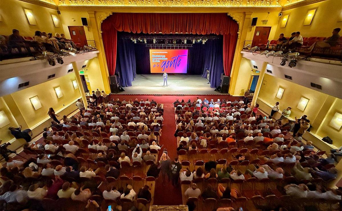 Pullaro reunió a funcionarios y legisladores en Santa Fe capital.