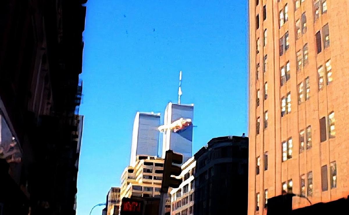 FOTO: El vuelo 11 de American Airlines impacta en la torre norte del WTC. (Captura video)