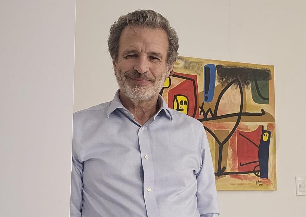Dante Marcelo Vega acaba de lanzar su primera novela.