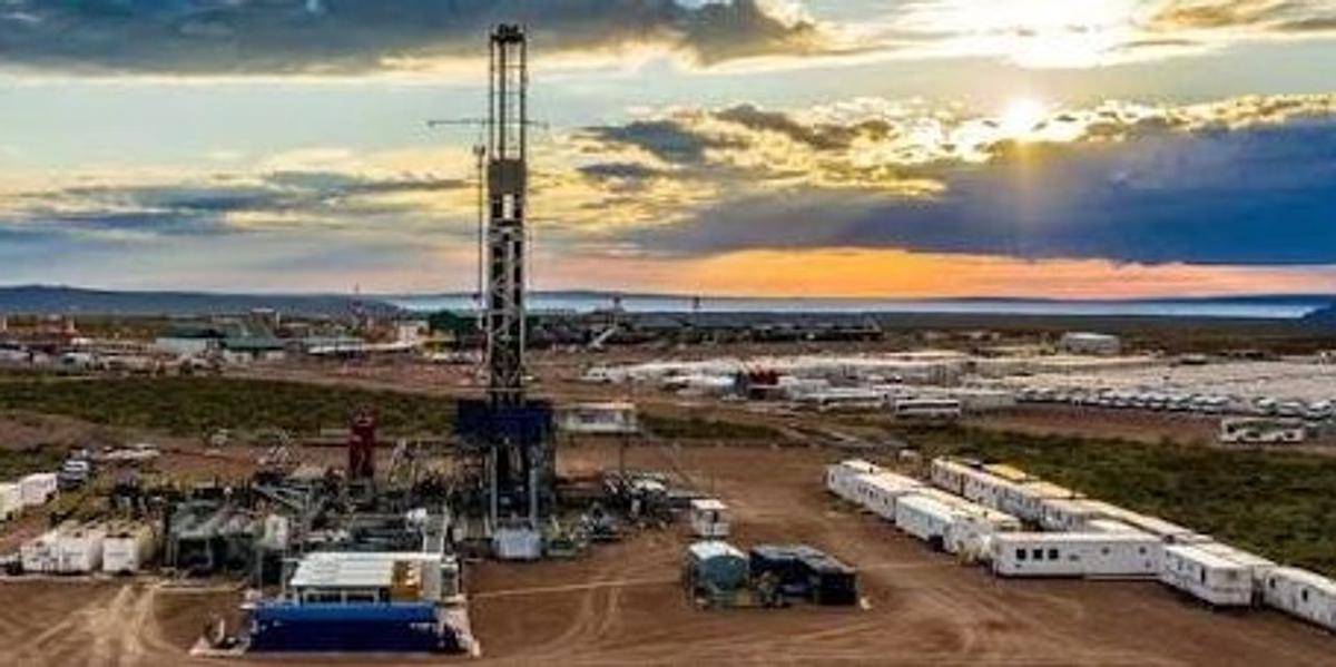 Tragedia en Vaca Muerta: un operario fallecido y otro en estado crítico tras descompresión