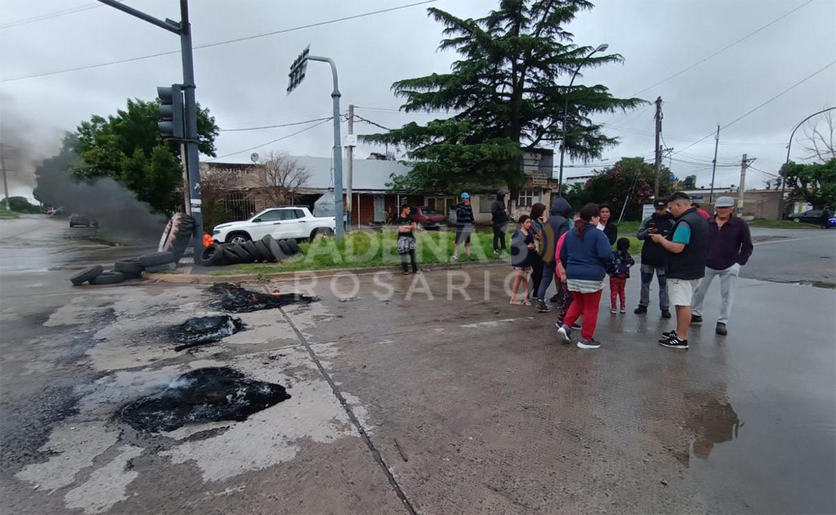 FOTO: Protesta de vecinos y tensión en zona sur: 