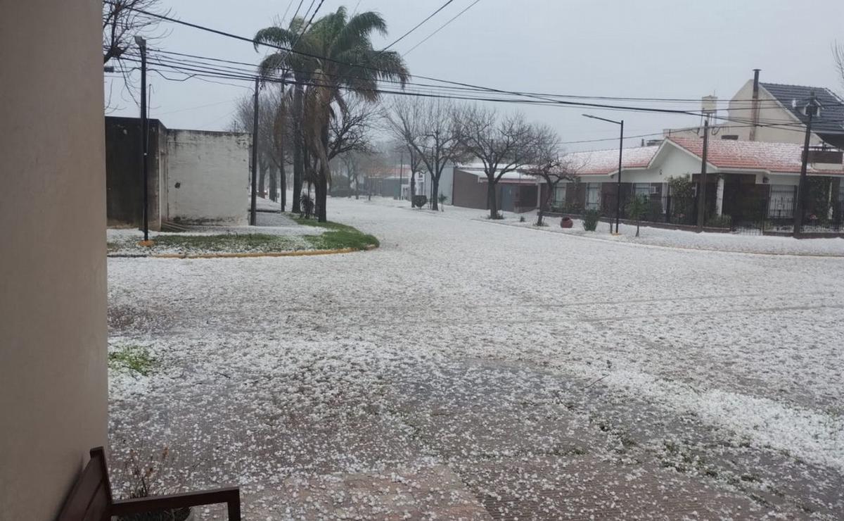 Granizo en la zona de Las Rosas.