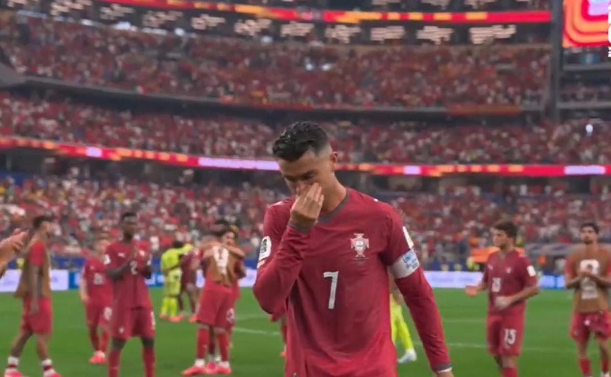 Cristiano Ronaldo rompió en llanto tras la eliminación. (Captura)