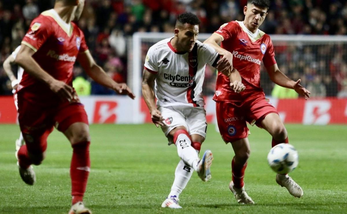 FOTO: Newell's no pudo en si visita a La Paternal.