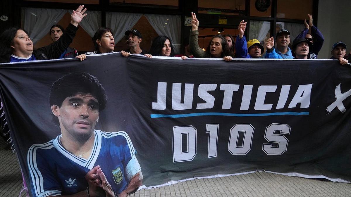 La lucha por la marca Maradona avanza