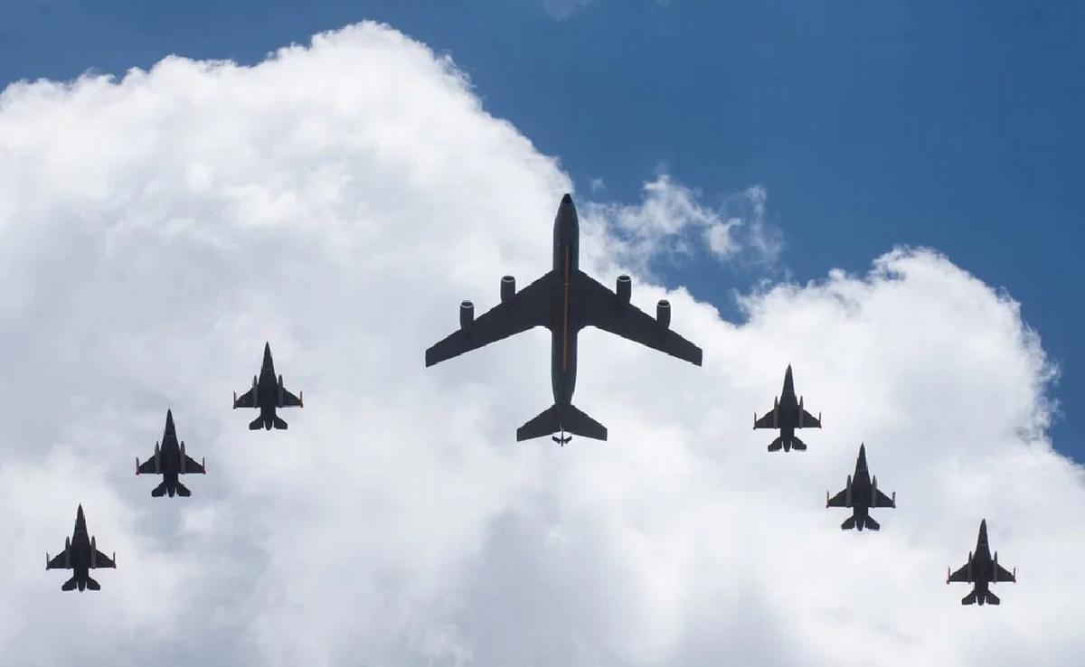 Los primeros F-16 que están en el país. (Foto: Defensa)