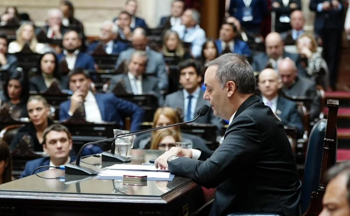 Manuel Adorni en Diputados.