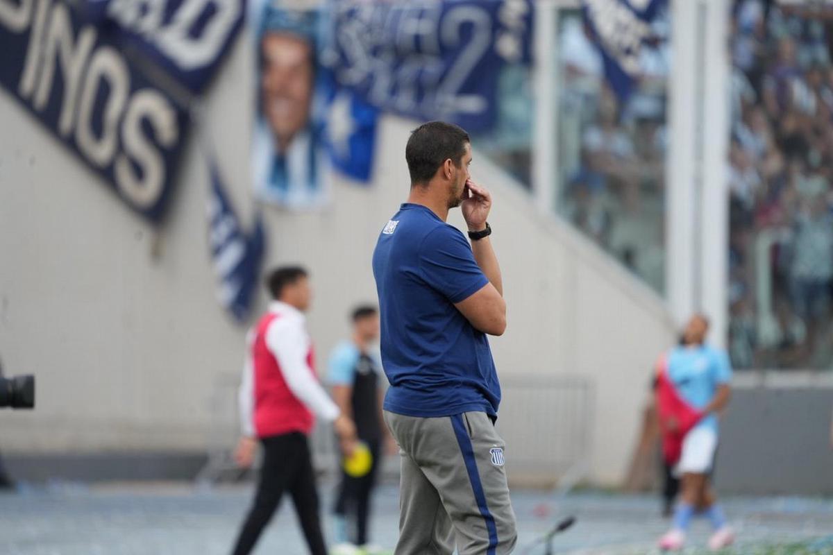 FOTO: Fernando Machado, entrenador alterno de la 