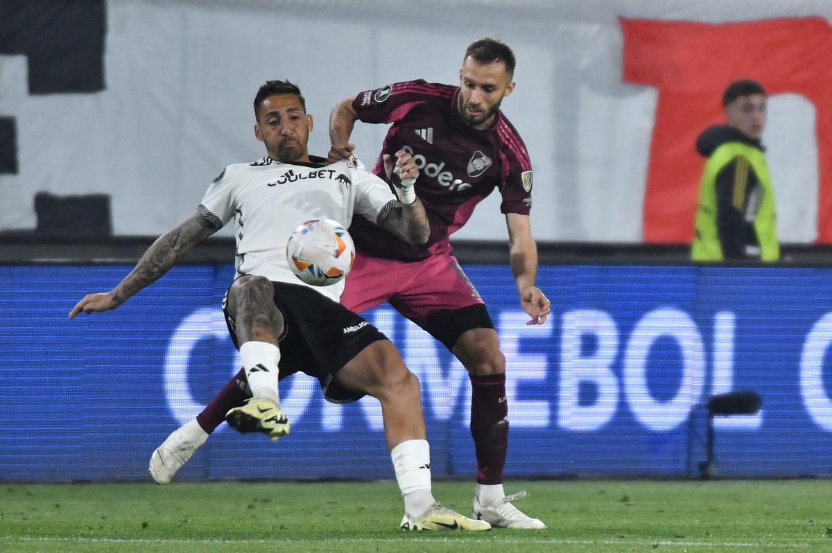 FOTO: Colo Colo y River se enfrentaron en un duelo picante en Santiago. (CARP)