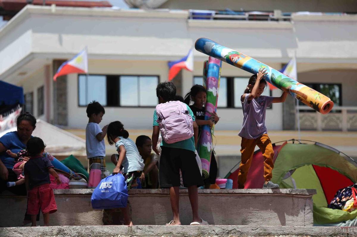Las réplicas complican la recuperación en Filipinas tras un sismo que mató a 45 y desplazó a miles