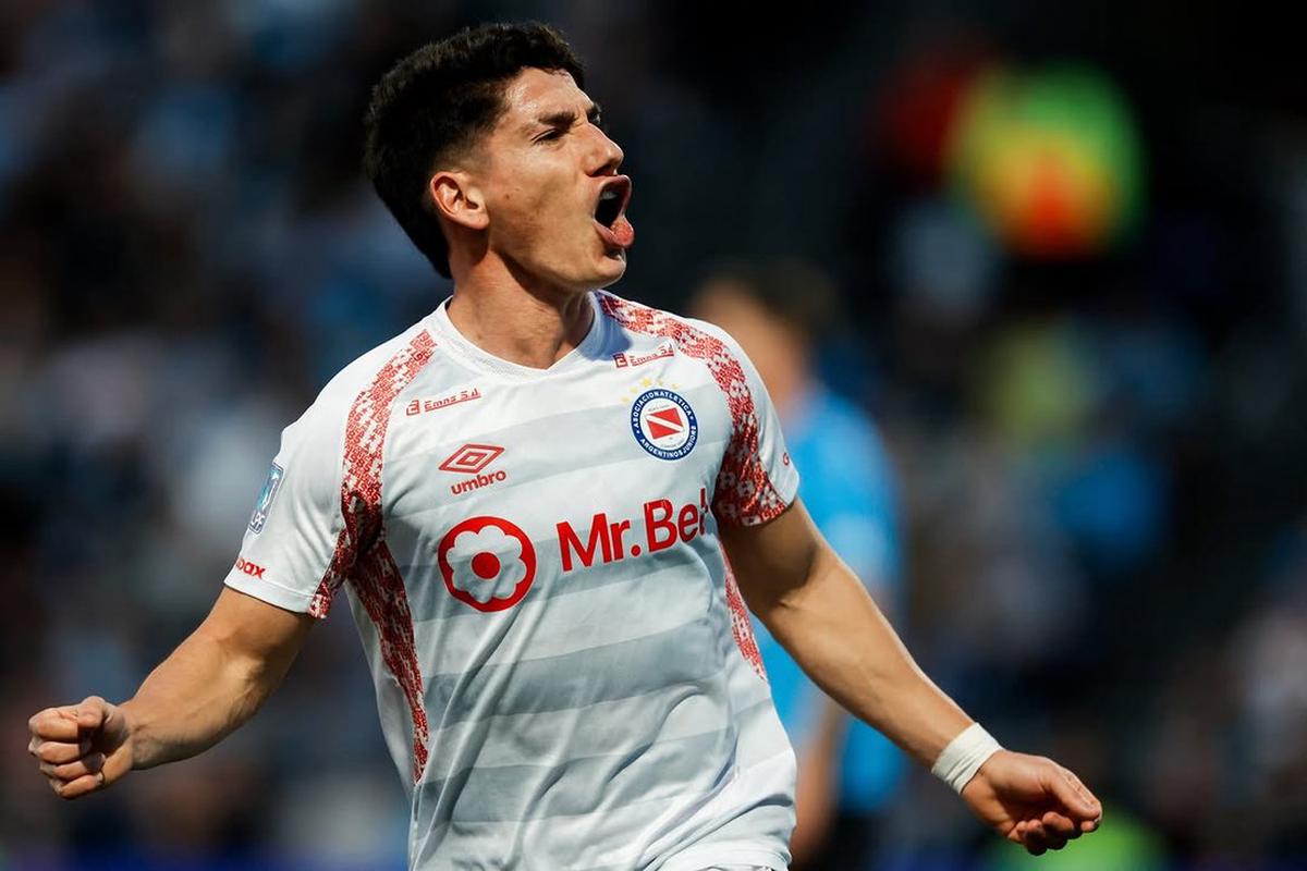 River volvió al mercado de pases para reforzar la defensa.