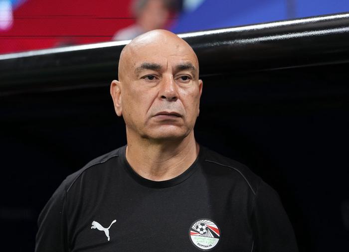 El técnico de Egipto aclaró su gesto durante el partido contra Argentina
