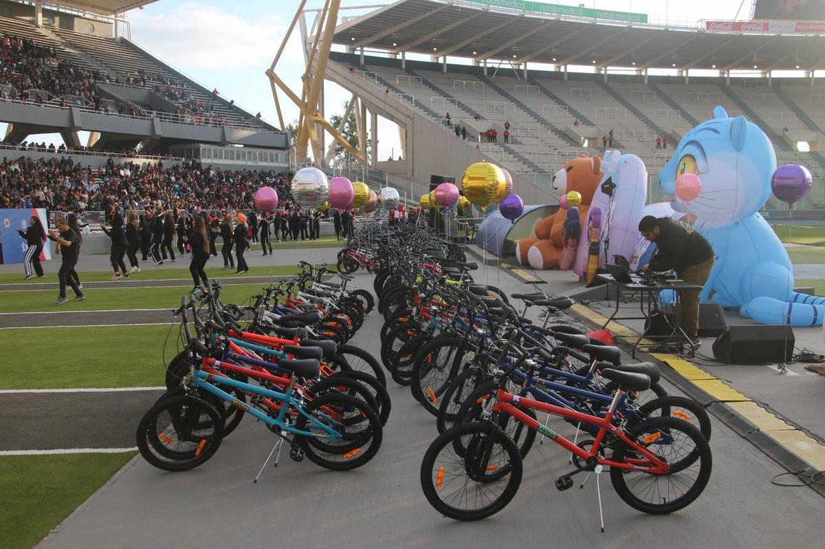 El estadio cordobés vive un domingo a pura fiesta (Foto: Daniel Cáceres/Cadena 3)
