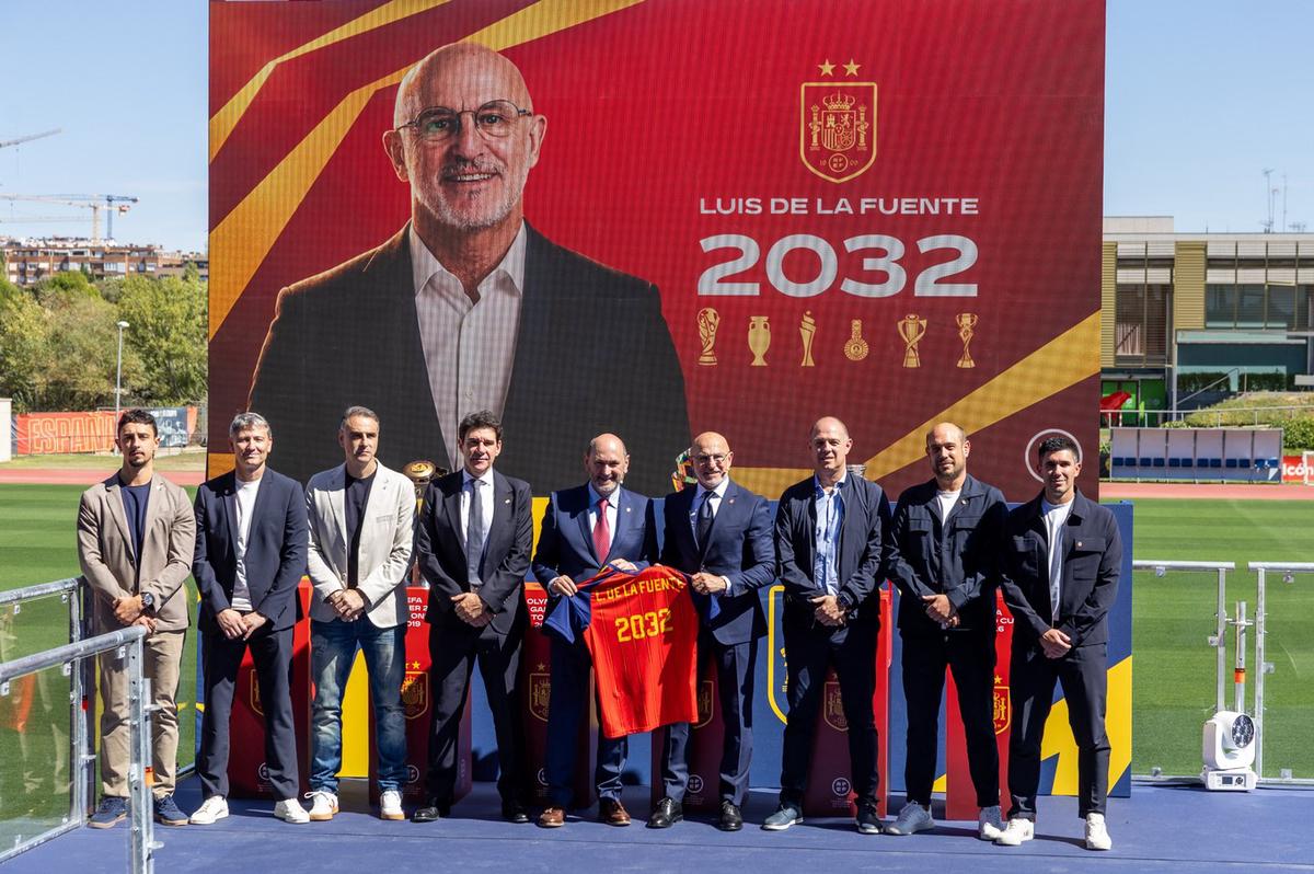De la Fuente seguirá al frente de España