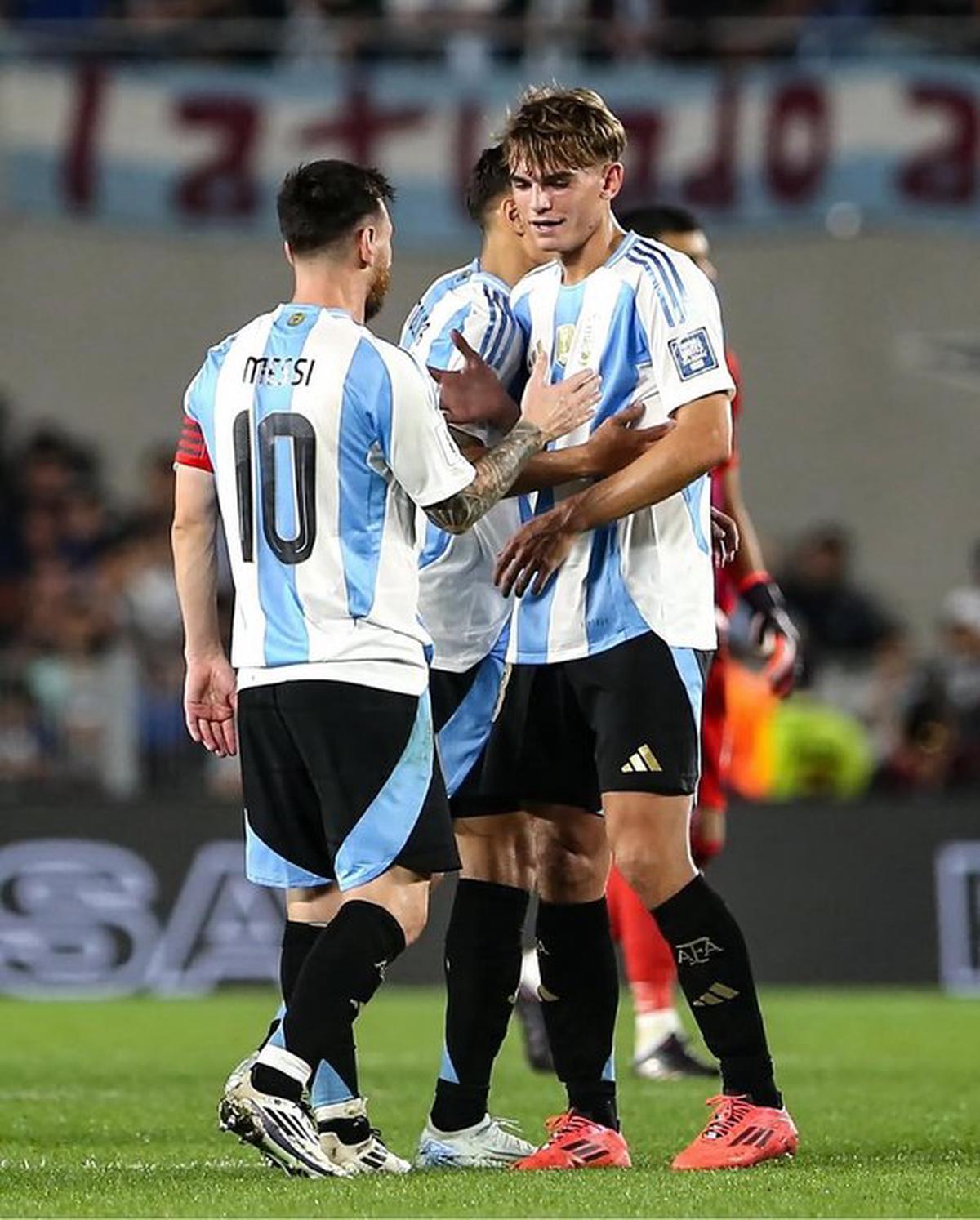 Nico Paz posteó una foto en homenaje a Lionel Messi.