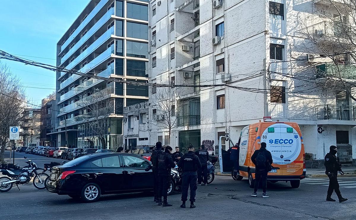 Choque en Güemes y Santiago: una motociclista fue trasladada de urgencia