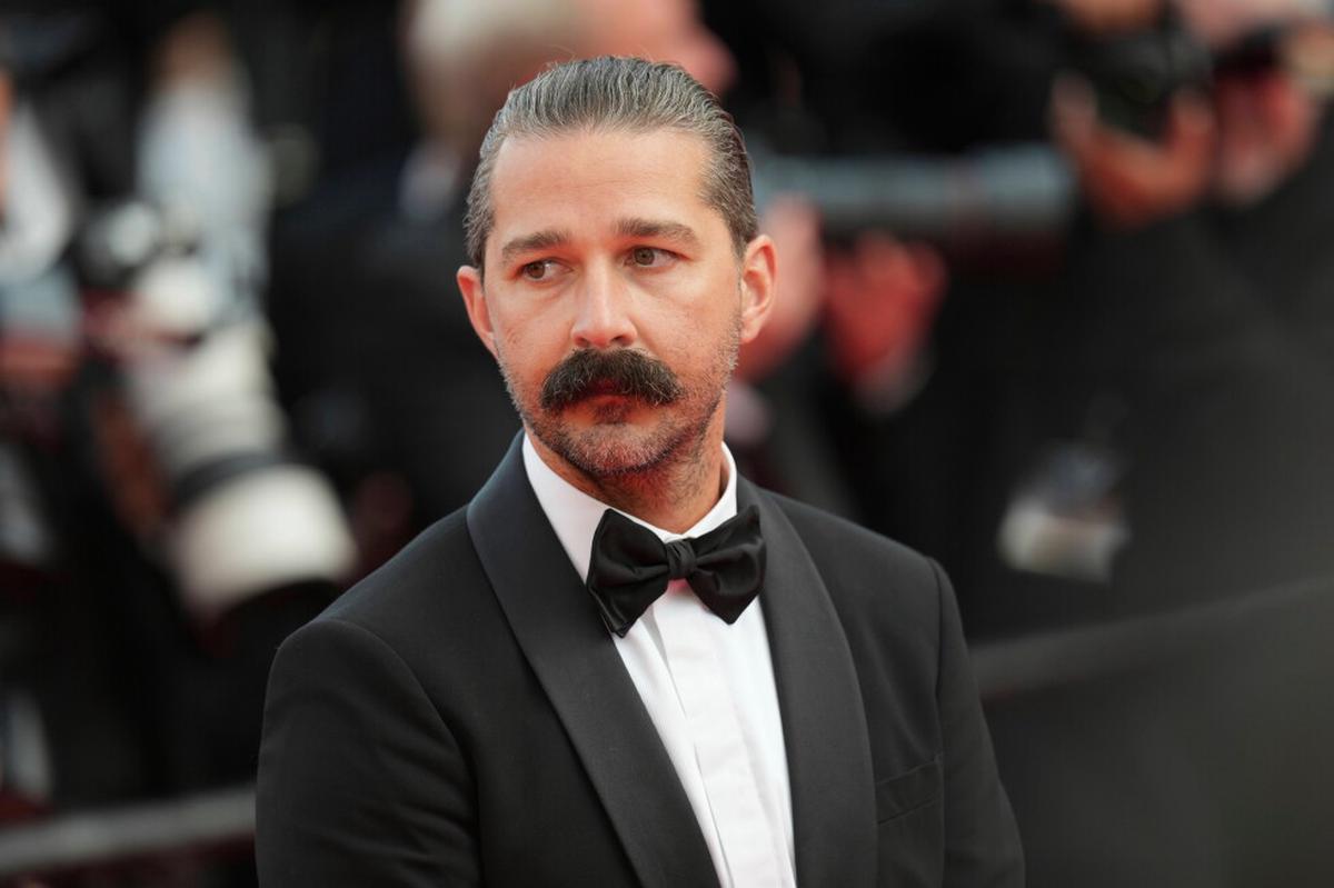 Shia LaBeouf se declara culpable de agresión por golpear a personas fuera de un bar