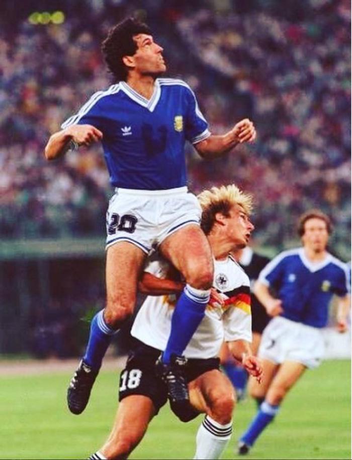 Juan Simón homenajea a Maradona en su cumpleaños: "Es un Dios y siempre está presente"