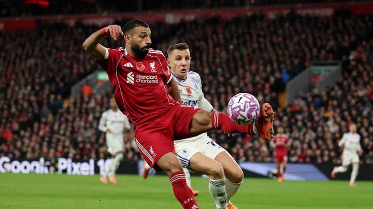 Liverpool superó 2-0 al Aston Villa y se afianza en los primeros puestos de la Premier League