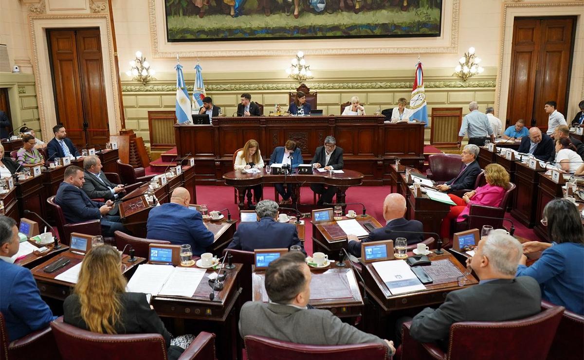 FOTO: Legisladores de Santa Fe abren el debate por la reforma constitucional.