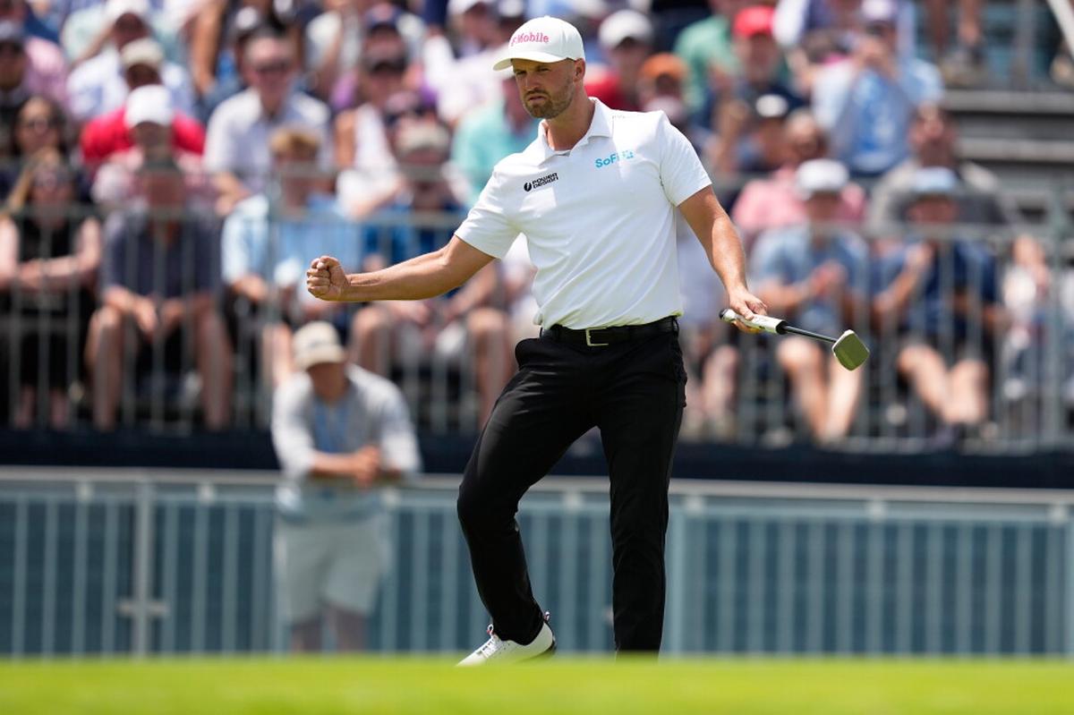 Un año después de destrozar un casillero, Wyndham Clark lidera otro US Open