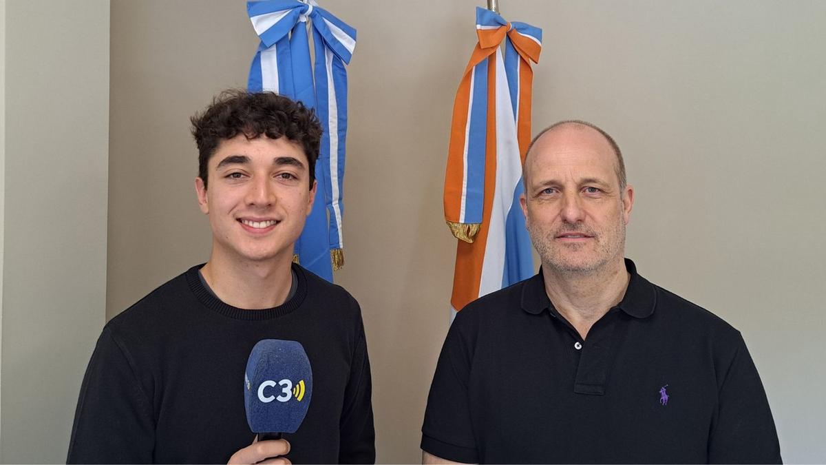 Dante Querciali, presidente del Infuetur, junto al cronista de Cadena 3