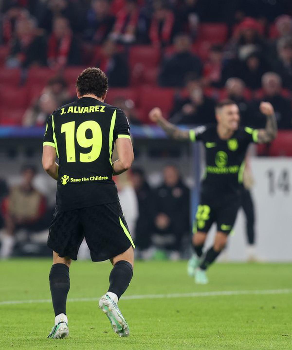 Julián Álvarez grita su primer gol en la temporada.