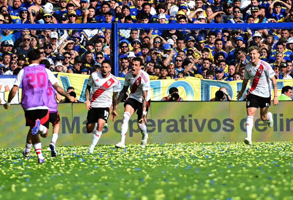 FOTO: River celebra el gol de Lanzini en la Boca. 