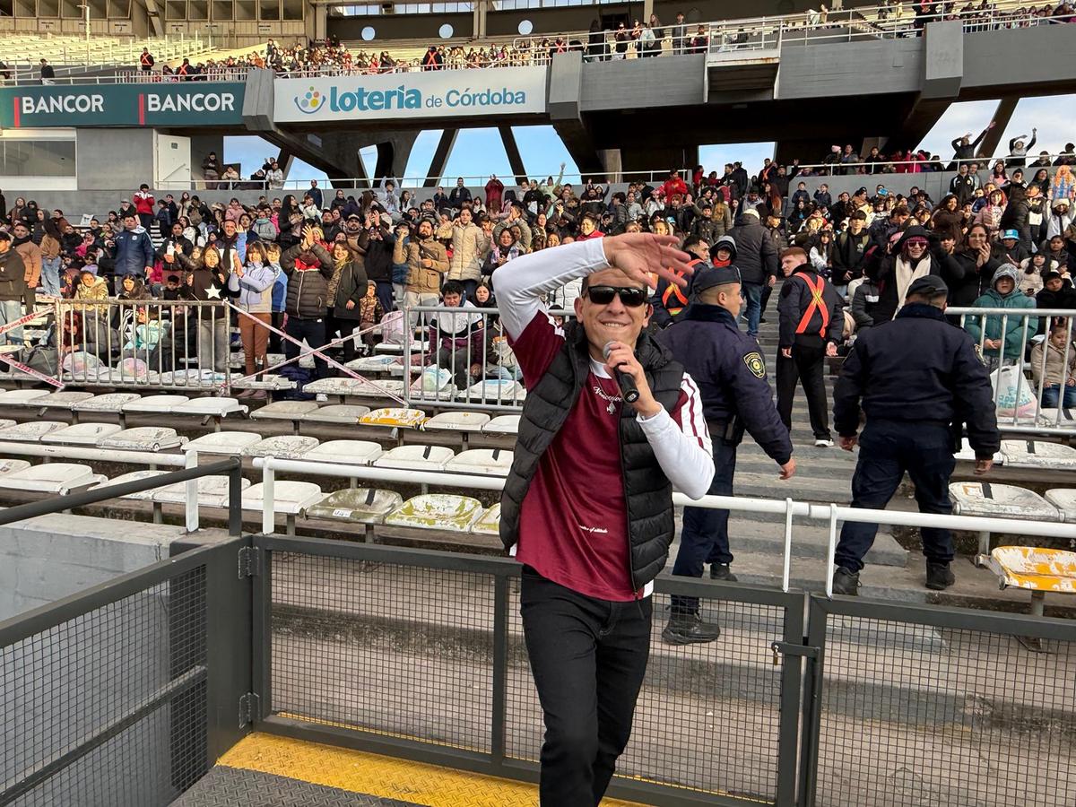 El estadio cordobés, de fiesta para los niños.