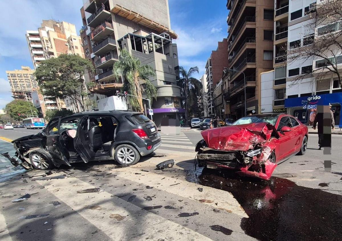 Dos personas lesionadas en un accidente de tránsito en Bº Nueva Córdoba. (Foto: Policía)