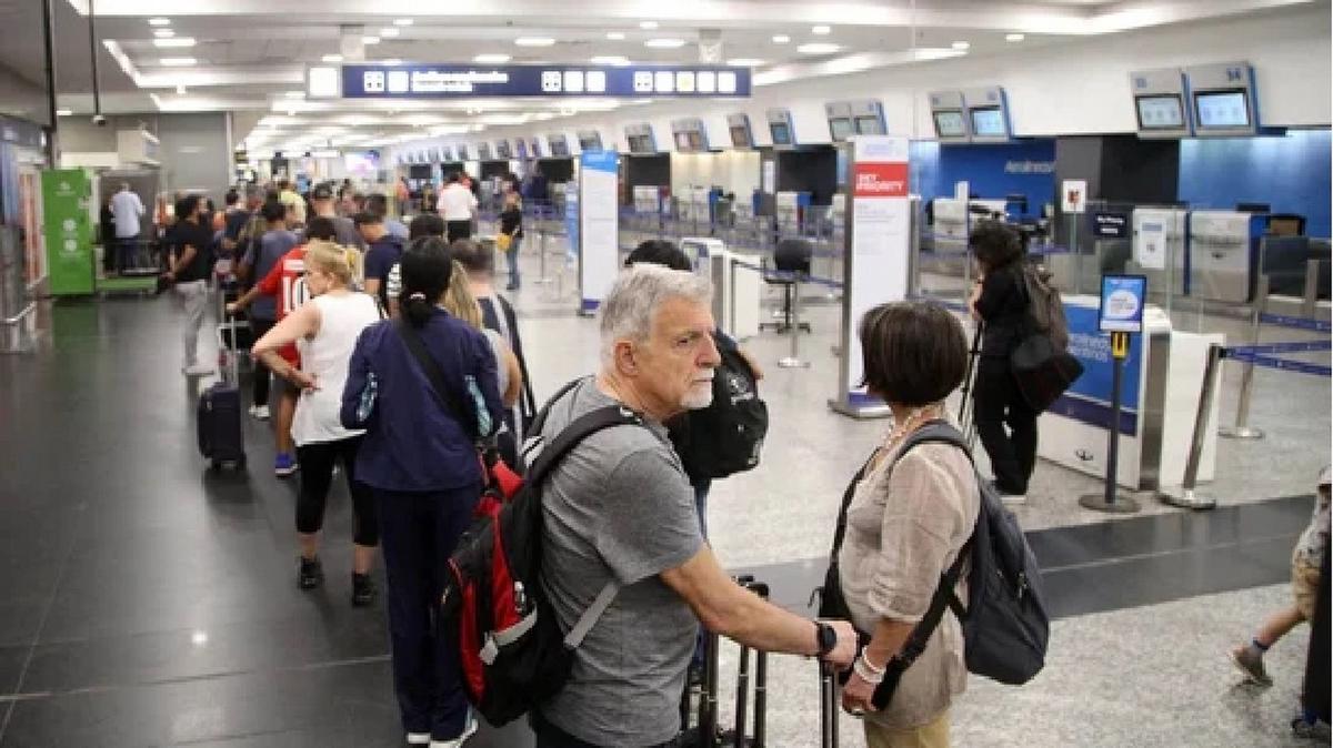 FOTO: Horas de caos en Aeroparque.