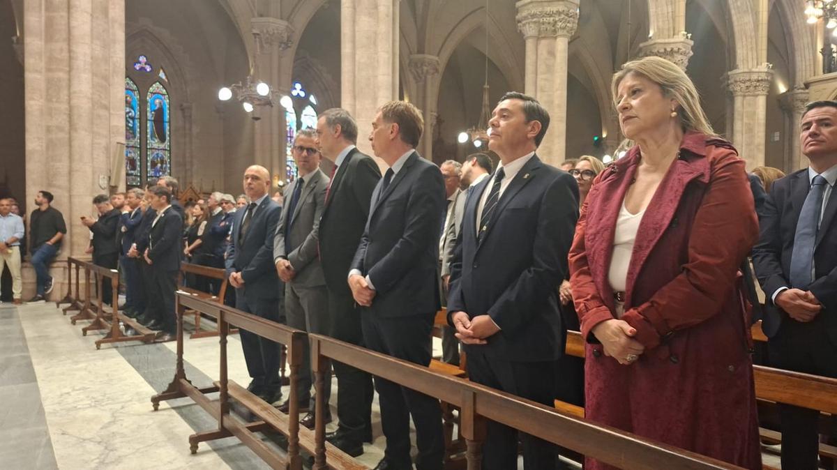 Adorni y Kicillof coincidieron en Luján en la misa por el papa Francisco.